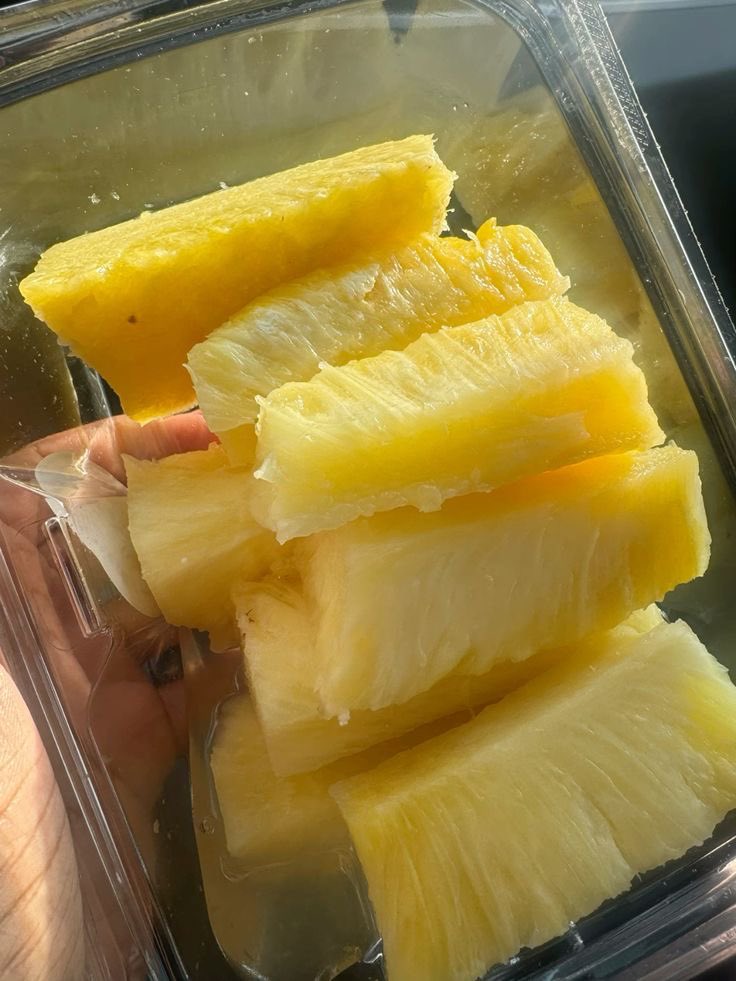 sheisnimi_'s tweet image. A cold pineapple on a good day is a 10/10 fruit. 
No arguments.