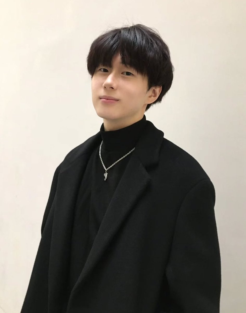 Baegwol_'s tweet photo. 밖에 안 나오고 나오는 거 싫어하고 생패 이상한ㄹㅈㄷ 히키코모리인데 자기관리 개열심히 하고 루틴 지켜서 운동하고 다이어트 하고 영양제 9개 먹고 레이저제모 받고 피부과 160 쓰고 성격도 아싸랑 쾌남 같이 있는 그 남자: https://t.co/E5O1KjmV3k
