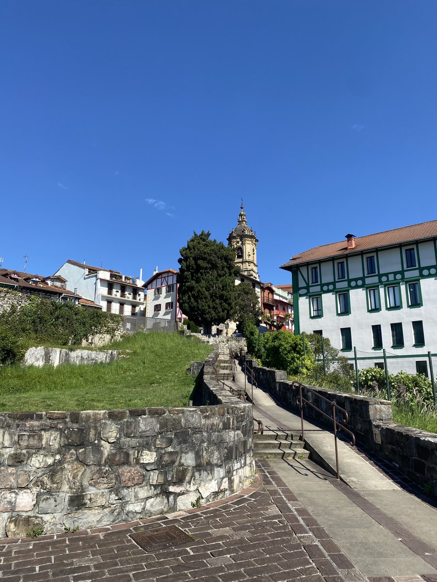 ¿El mejor plan para estas navidades? ❄️

🏰 Descubre las villas medievales de Euskadi.

Las calles empedradas, las casas antiguas decoradas con luces y ese aire de otra época las convierten en el escenario perfecto para una escapada.

🔗 ow.ly/bRE150XuJLq