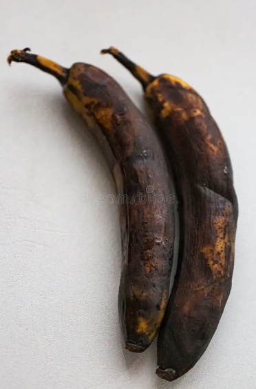 corgil's tweet image. Raoul recorded 7min video talking about his course just to get 90 likes with 1.2M followers

&apos;Banana zone&apos;