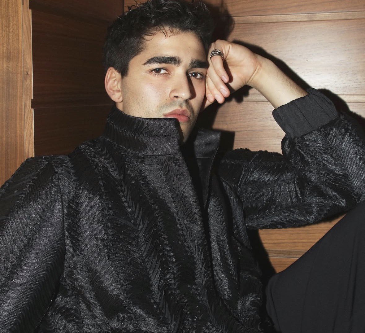 TvDunyasii's tweet image. #MertRamazanDemir’in başrolünde yer alacağı, OGM Pictures imzalı dizinin kod adı ‘Ağla Sevdam’ oldu. Dizinin kanalı da henüz belli değil.

(Birsen Altuntaş)