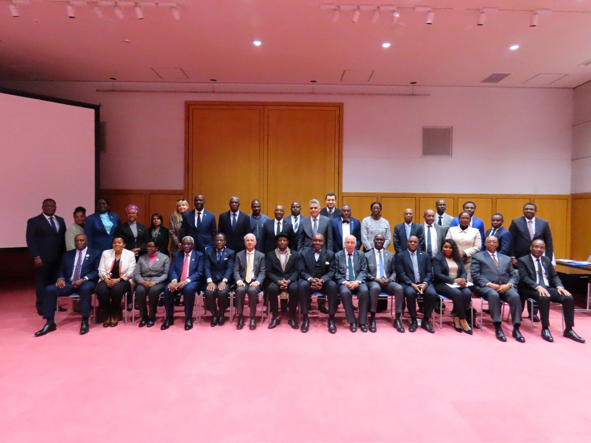 embassydrctokyo's tweet image. Son excellence a présidé le 25/11/25 la réunion mensuelle de l&apos; ADC au JICA Global Plaza. Des  sujets clés ont été abordés :  tourisme et les médias, TRINVEC, science, technologie, innovation, TICAD. Les échanges ont été particulièrement riches et ambitieux.
#rdcjapon #adc #jica