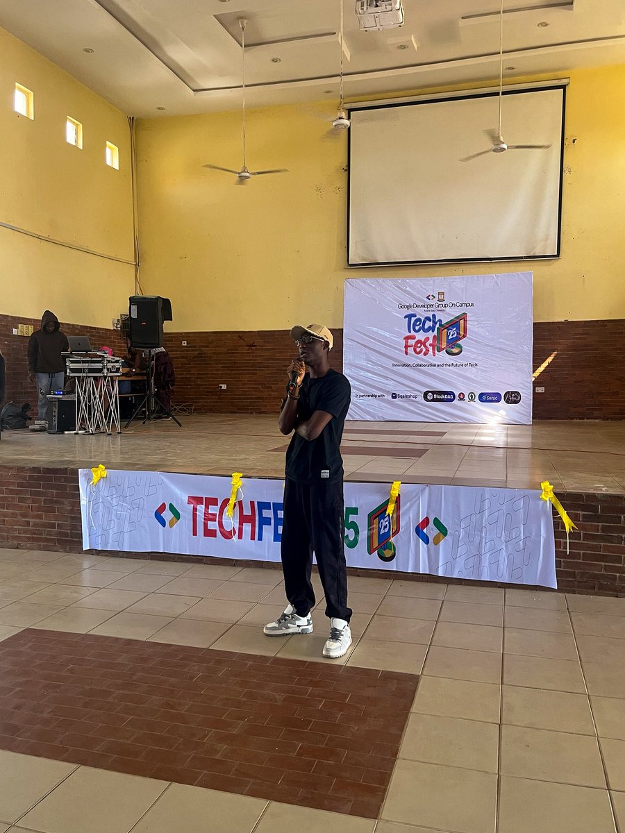 realimamabubakr's tweet photo. LIVE @ Kwara State University for @gdgoC_Kwasu Tech Fest 25’
#techfest25 #gdgkwasu https://t.co/XbZOy7Y693
