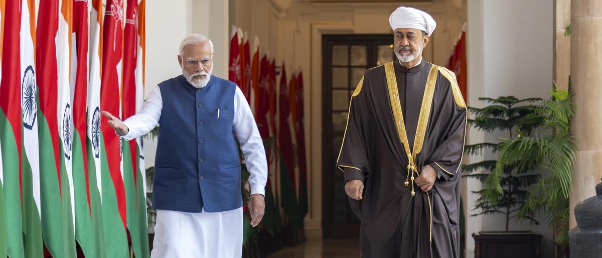 The Times of India :

من المرجح أن يزور رئيس الوزراء ناريندرا مودي عُمان في منتصف ديسمبر و ستكون هذه الزيارة الثانية لمودي إلى عُمان ، وهي من بين الدول التي من المتوقع أن توقع الهند معها اتفاقية تجارة حرة قريبًا 

🇴🇲🇮🇳