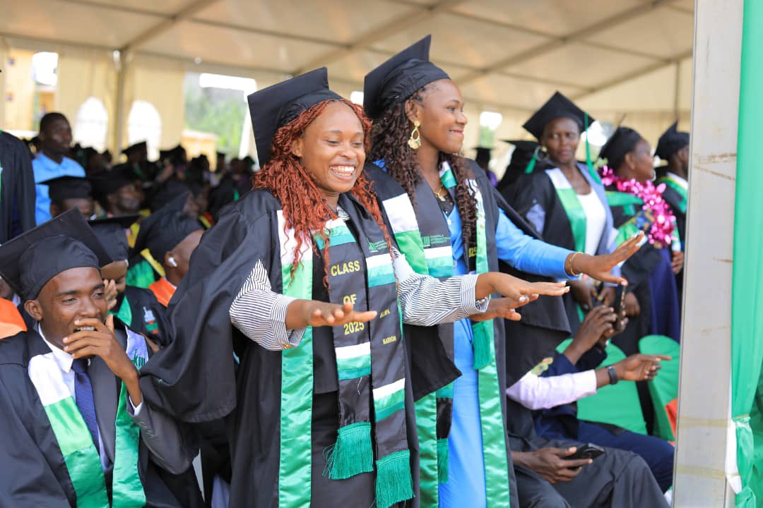 Ishmaelthehost's tweet image. Any advice to our KIU graduates?👀

#KIU32ndGrad