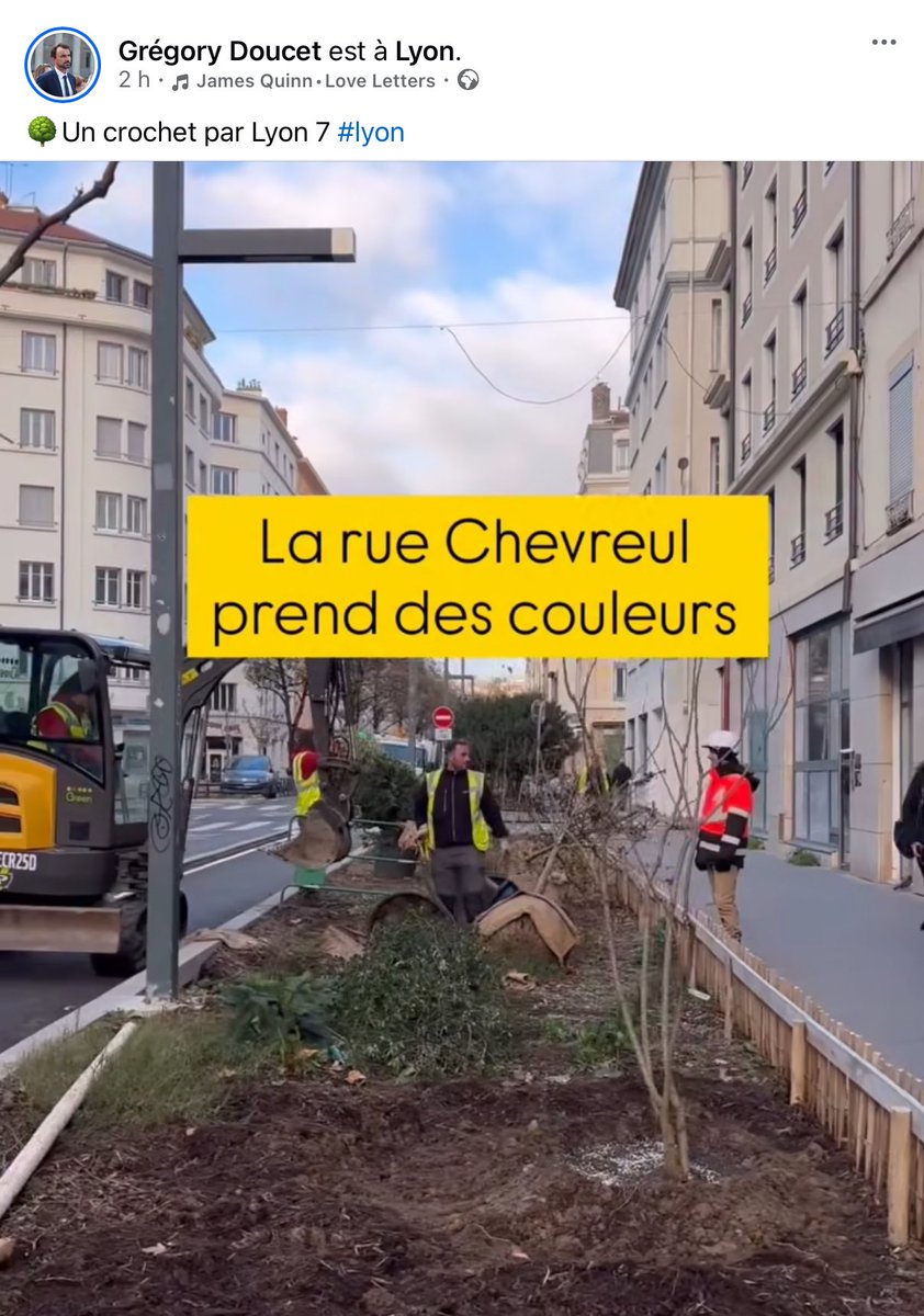 monopolyon_off's tweet photo. Après avoir fait évacuer discretos, en plein été, un des nombreux « campings » de #FannyDeMarseille devant la BU, le roitelet parisien mène campagne avec des arbres morts sur #chevreul. Sa façon à lui d’être en contact, à l’écoute et de partager son programme avec les lyonnais. https://t.co/HvvrS5uJPv