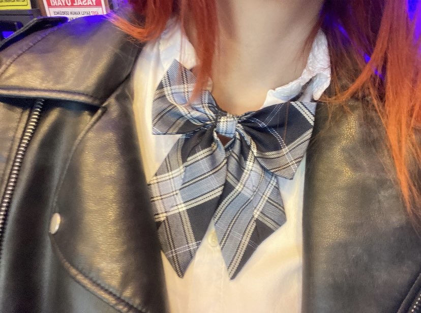 bunn4e's tweet image. just got fired from my lazy girl job because of jealous coworkers. another day in a pretty girl’s life 🎀🤞🏻