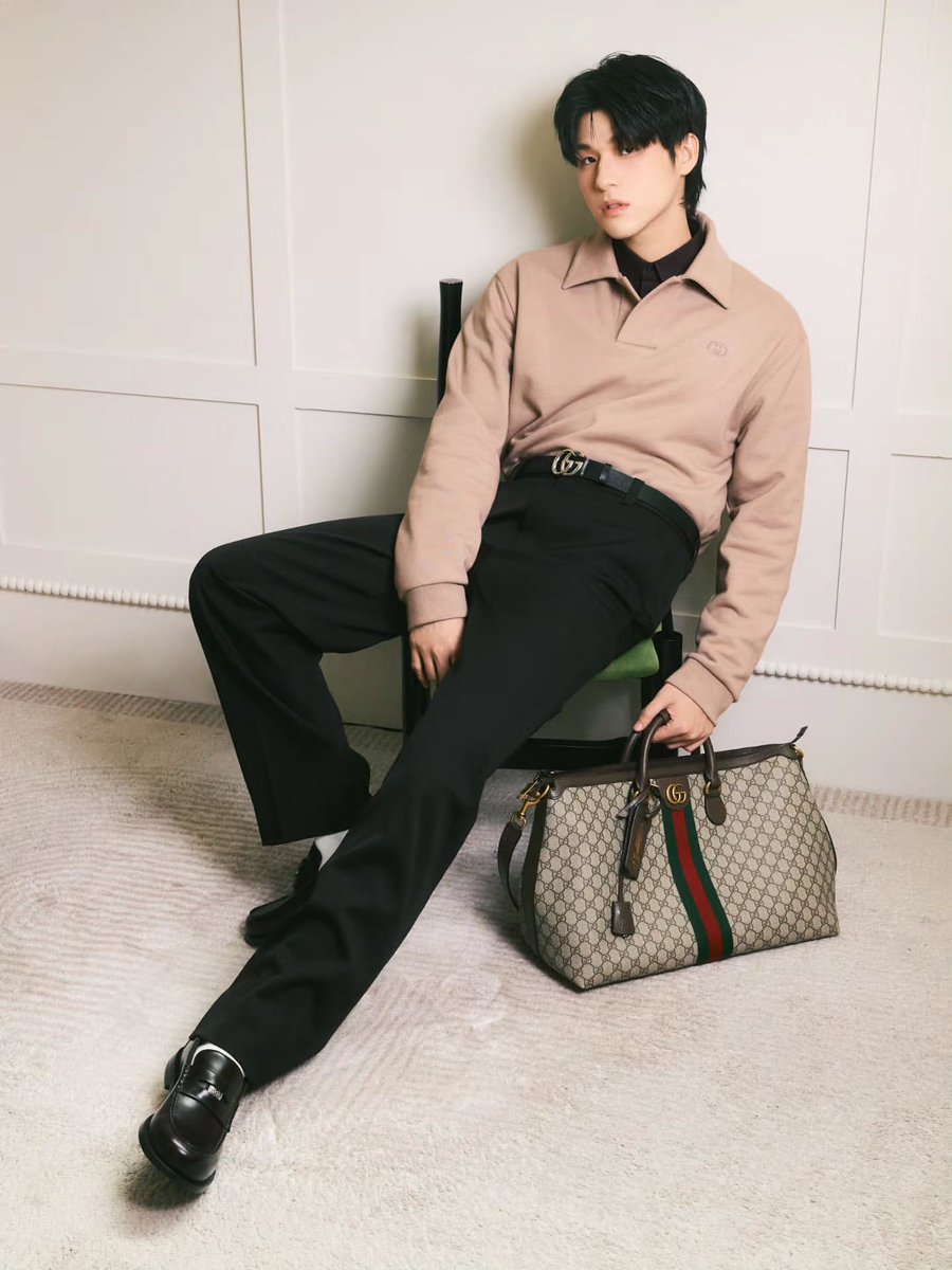 cutter_sky's tweet image. GUCCI  x SKY
by lofficielthai’s IG

#LOfficielThailand #LOfficielMode
#Gucci #skywongravee

🔗: instagram.com/p/DRos9RCkmVj/…

วันพ่อปีนี้ GUCCI (@gucci) ชวนหนุ่มคนดัง นำโดยสอง Gucci Brand Ambassador บิวกิ้น พุฒิพงศ์ และ กลัฟ คณาวุฒิ ร่วมด้วย สกาย วงศ์รวี (@skywongraveee)…