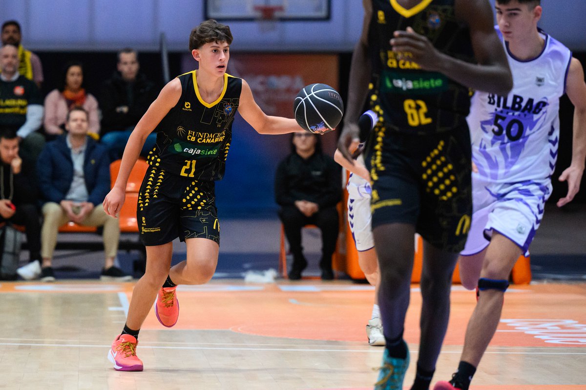 CB1939Canarias's tweet photo. BASE | Segunda victoria para nuestro infantil 
@cajasiete @FundacionCBC en la fase previa de la #MinicopaEndesa 👏

➡️ 100 - 75 🆚 @bilbaobasket 
 
Estadísticas 👉 https://t.co/ZG3497sLpl

Próxima cita 👇

🗓️ HOY (17:15 h.c.)
🆚 @unicajaCB 
 💻 Streaming ➡️ https://t.co/RQwtFBrPVr