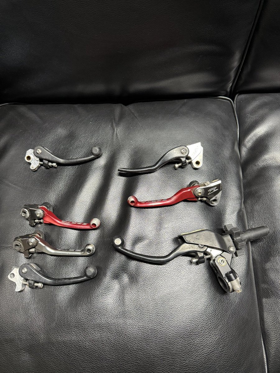 砲弾（値下げしました） リムは売れました。 レバーは、いっぱいありますww ARCとZETAです