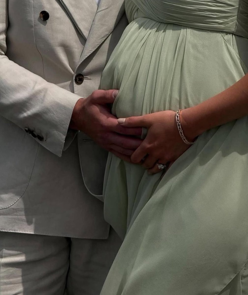 GoldenFashi's tweet image. 