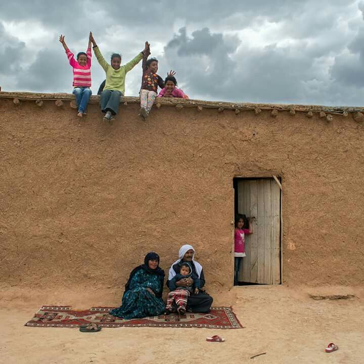 कच्चे घर......सुकून से
तर बतर होते हैं...!! 

Good evening

<a href="/_aisha_192516/">Ashii</a>