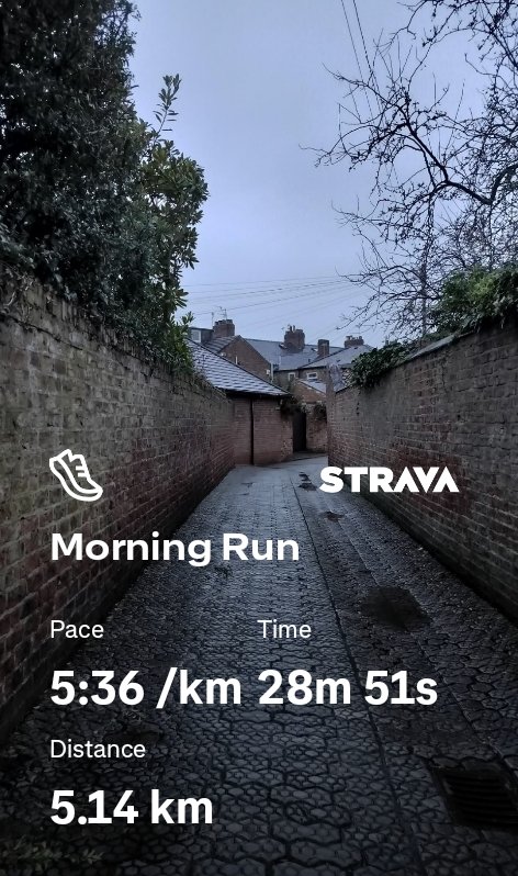 Morning 5km run 
Bit of a gloomy loop in the rain. By the Foss and along the alleyways. 
Happy Saturday! 😀🏃‍♀️
#York #Running
