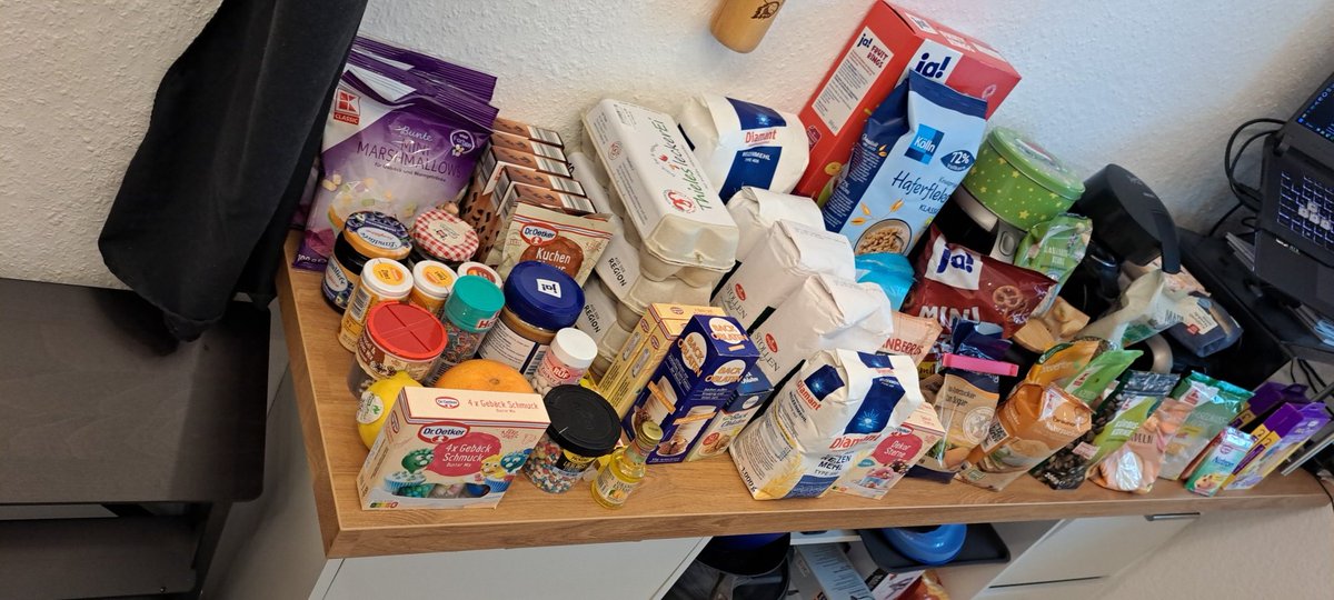 Ich würde sagen, es kann gleich losgehen! 

wwww.twitch.tv/director_koala 

#teamCnP
#twitch
#food
#baking 
#Christmas 
#cozy