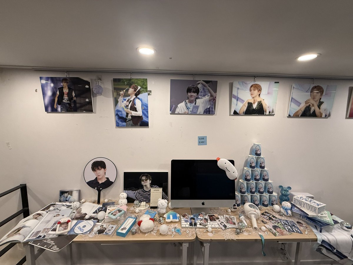 woonhakhbd's tweet photo. 1일차 끝!!!!!
귀한 걸음 해주신 원도어 분들 감사합니다💕
내일도 봬요🎵 날 추우니까 따뜻하게 입고 오세요!! https://t.co/5JslBEw4bL