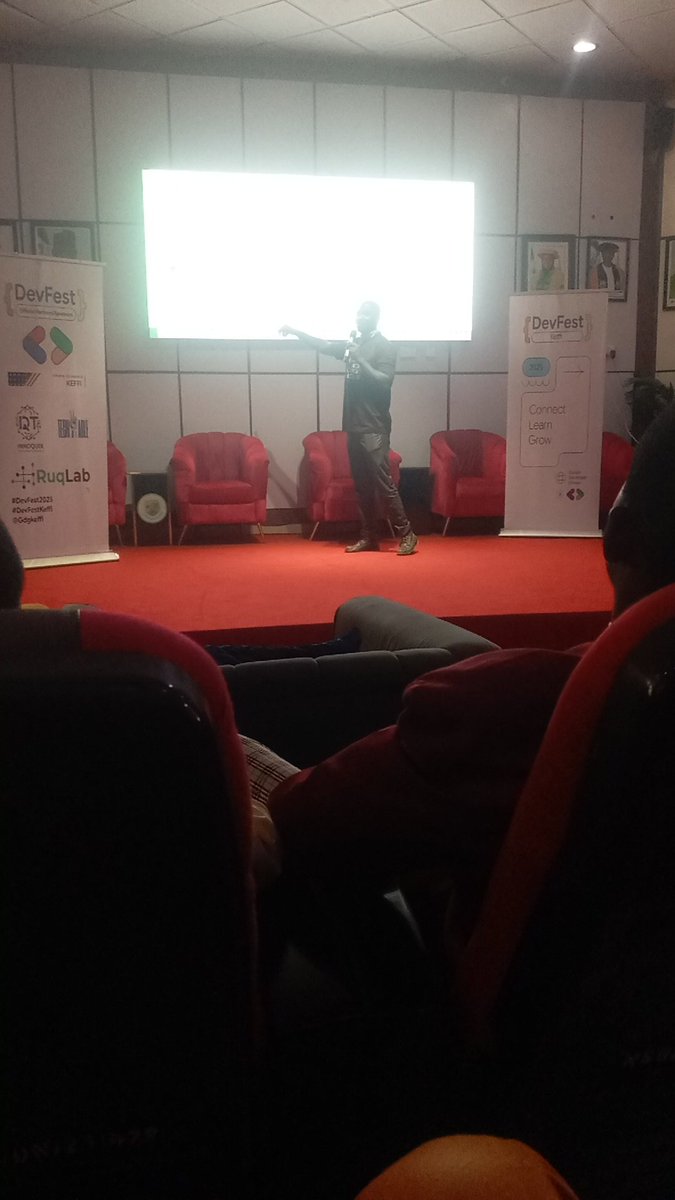 abdulwaliyihus1's tweet photo. @GdgKeffi From code to connections....by King. https://t.co/61rJ3saT7y