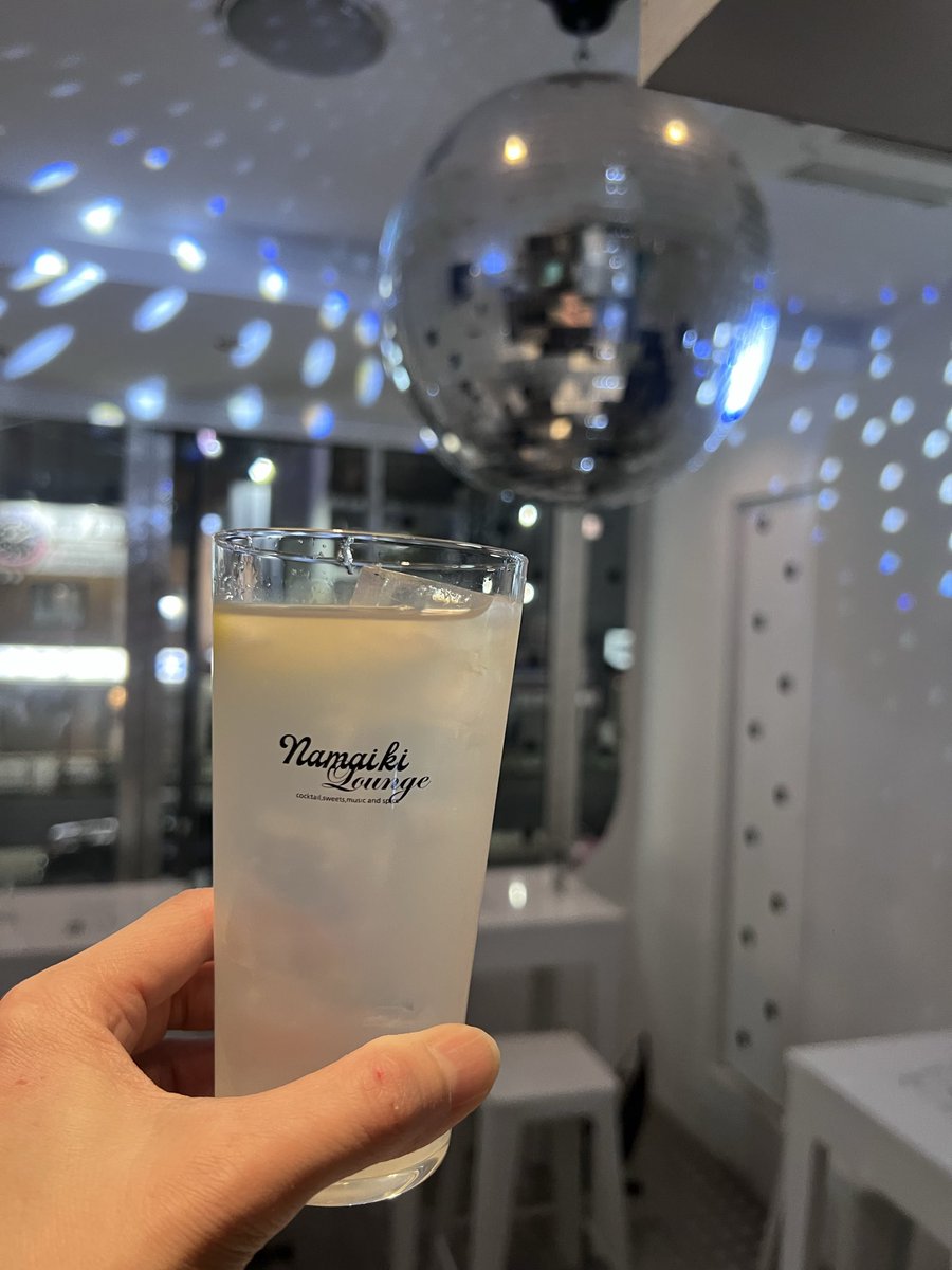 Namaiki_NAKAME's tweet image. 本日もBARTIMEオープンいたしました🍸
皆様のお越しをお待ちしております💓
#namaikilounge
#中目黒 #bartime