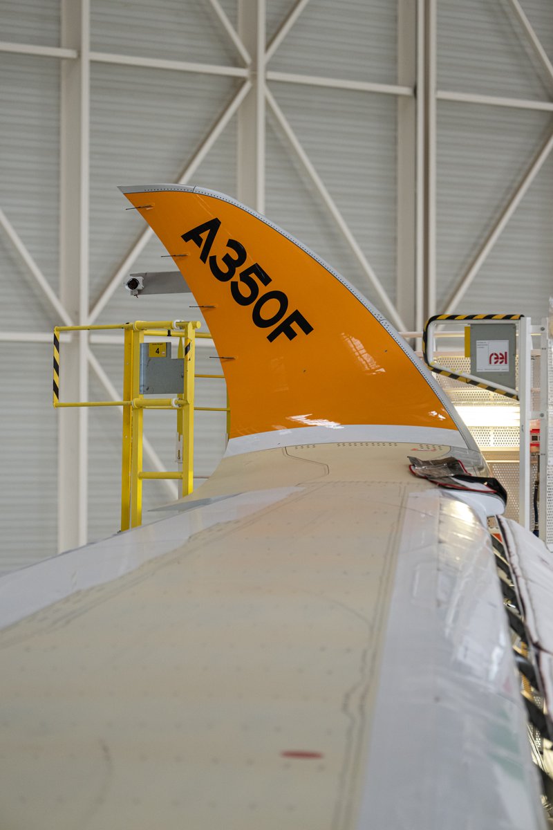 🔴 Airbus will introduce two A350Fs as part of its testing campaign, MSN 700 and MSN 701. The first will feature the livery unveiled at #PAS2023. The OEM expects the former to complete 300 flight test hours and the latter to complete around 110. Article out soon! 

📸: <a href="/Airbus/">Airbus</a>