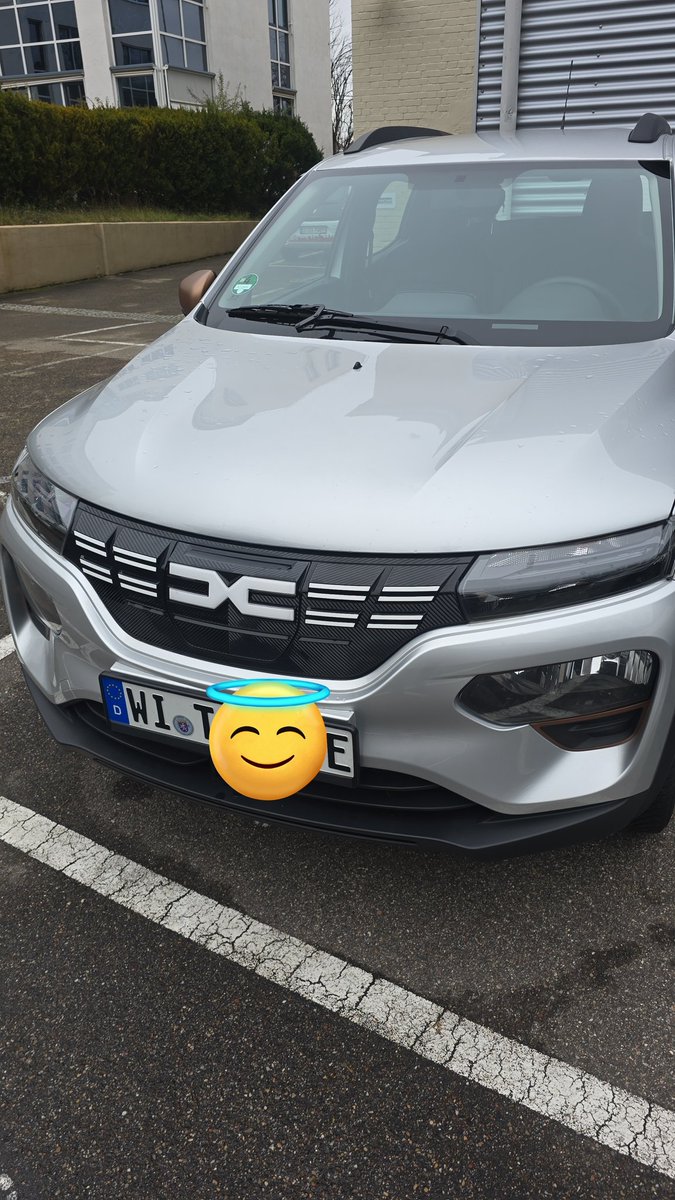 Enterprise Autovermietung. Kleinwagen gebucht, paar hunderte Kilometer vor mir. 
"Das gebuchte Auto hab ich nicht da, aber ein gutes Upgrade auf ein Automatik"

(Dacia Spring, hat ~150km Reichweite, auf der Autobahn alle 100km für 30min nachladen) 😭