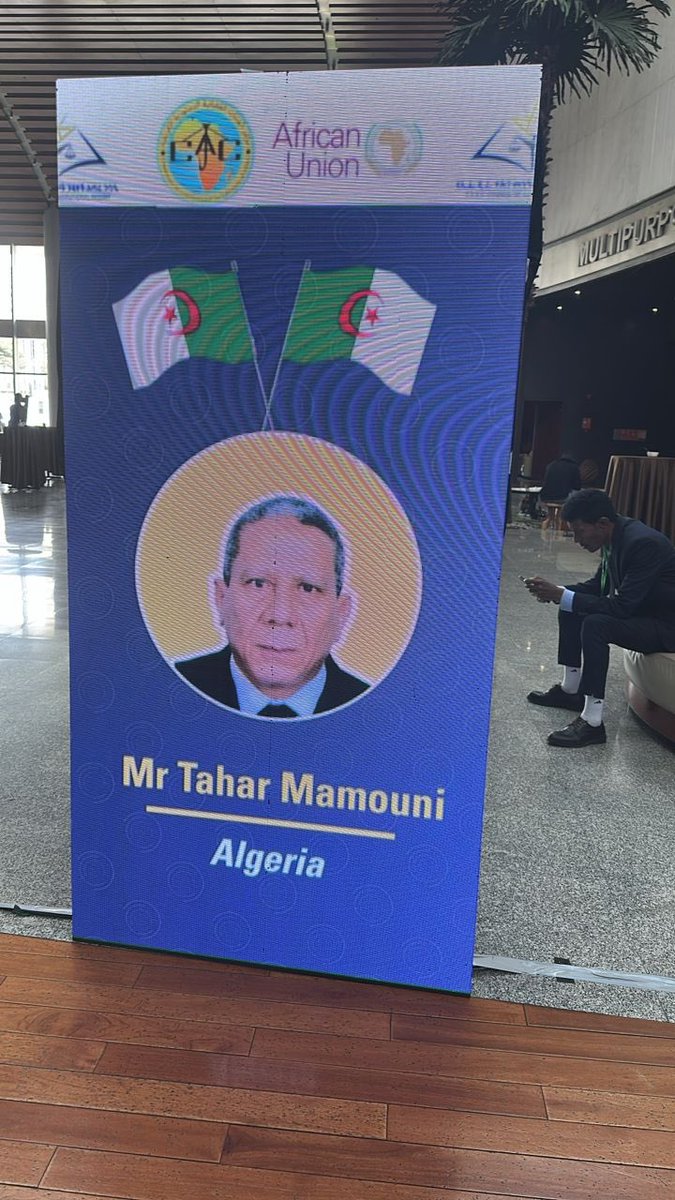 AmbalgAddis's tweet image. تشارك #الجزائر ممثلة بالسيد الطاهر ماموني، رئيس المحكمة العليا والسيد بحري سعد الله، والسيدة وردية ايت اوقاسي  عضوين بالمحكمة الدستورية في اشغال الندوة القانونية الرابعة لمؤتمر الهيئات القضائية الدستورية الأفريقية ب #أديس_ابابا، حول موضوع : &quot;الدستورانية وبناء الدولة في #إفريقيا&quot;