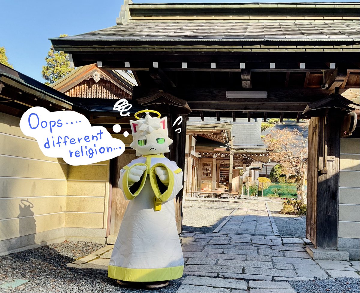 👼🪽「“Oops… different religion……Heaven sent me to the wrong address💦”（天界から来たけど住所まちがえた…なんか宗派違うし……💦)」
 #寺もふ10