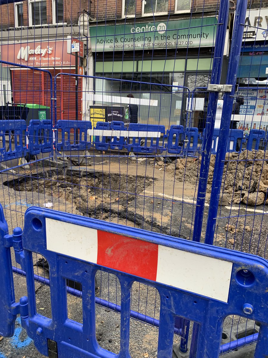 SE27 <a href="/thameswater/">Thames Water 💧</a> Knights hill road totally closed no buses down steep hill. No way through West Norwood. Serious disruption along with mile long traffic hams on other roads.  10am Sat 29 NO ONE fixing it. NO ONE there. <a href="/helenhayes_/">Helen Hayes 💙🌹</a> #EmmaNye