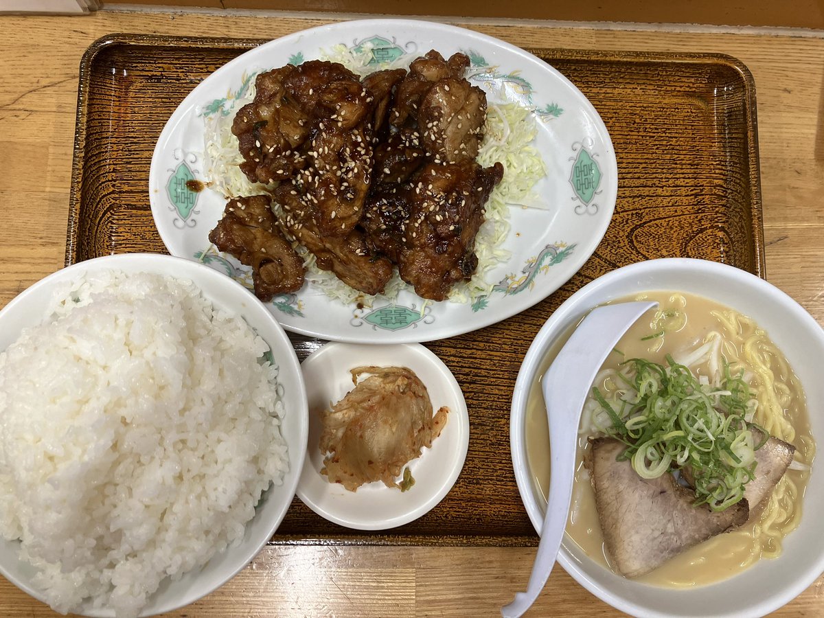 奈良に行ってました。
大和西大寺駅近くの一勇翔壮さんのとりみそ定食（半ラーメンに変更）を何年か振りにいただきました。さすがに値上げされてましたが、相変わらず美味しかったです。#一勇翔壮