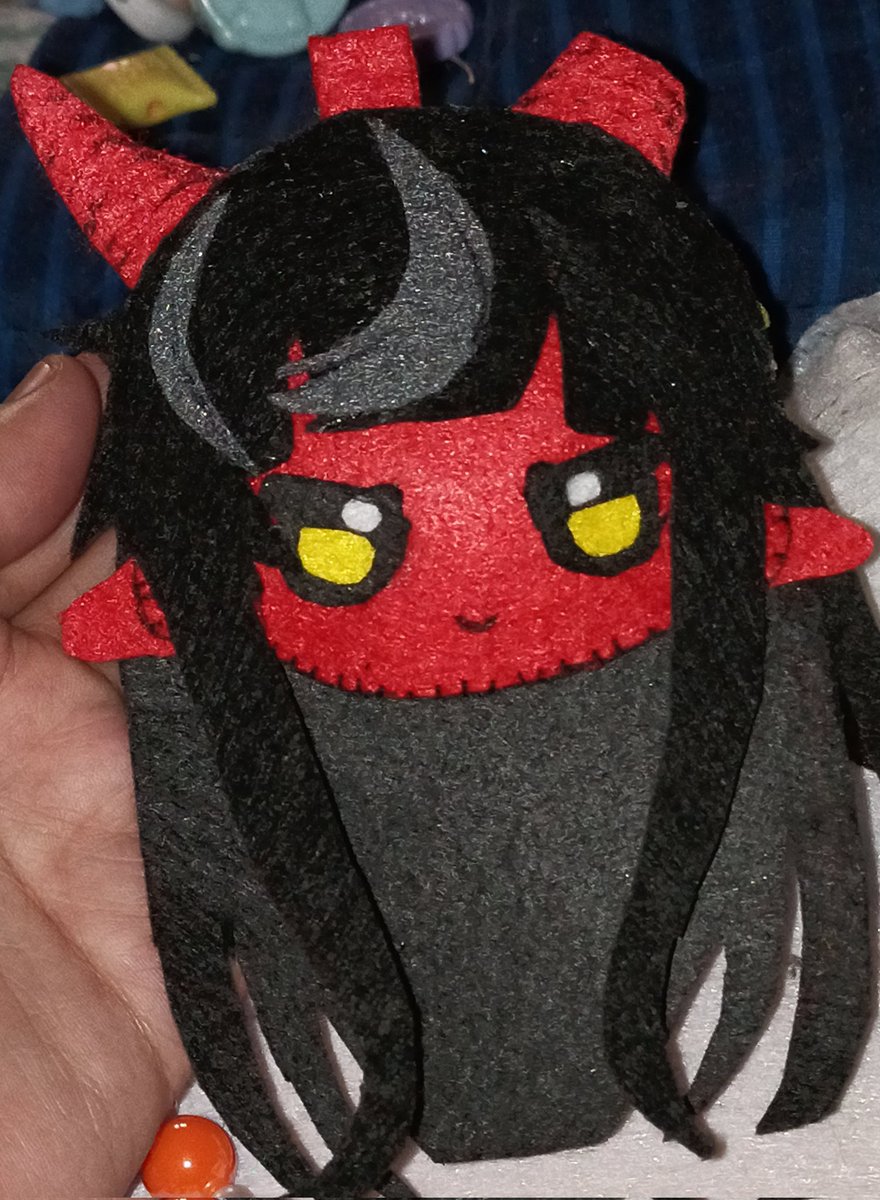 _zanxixi's tweet image. I just want to reshare this felt plushies i did a months ago 😋😋

My oc (luci)vand diluc
#felt