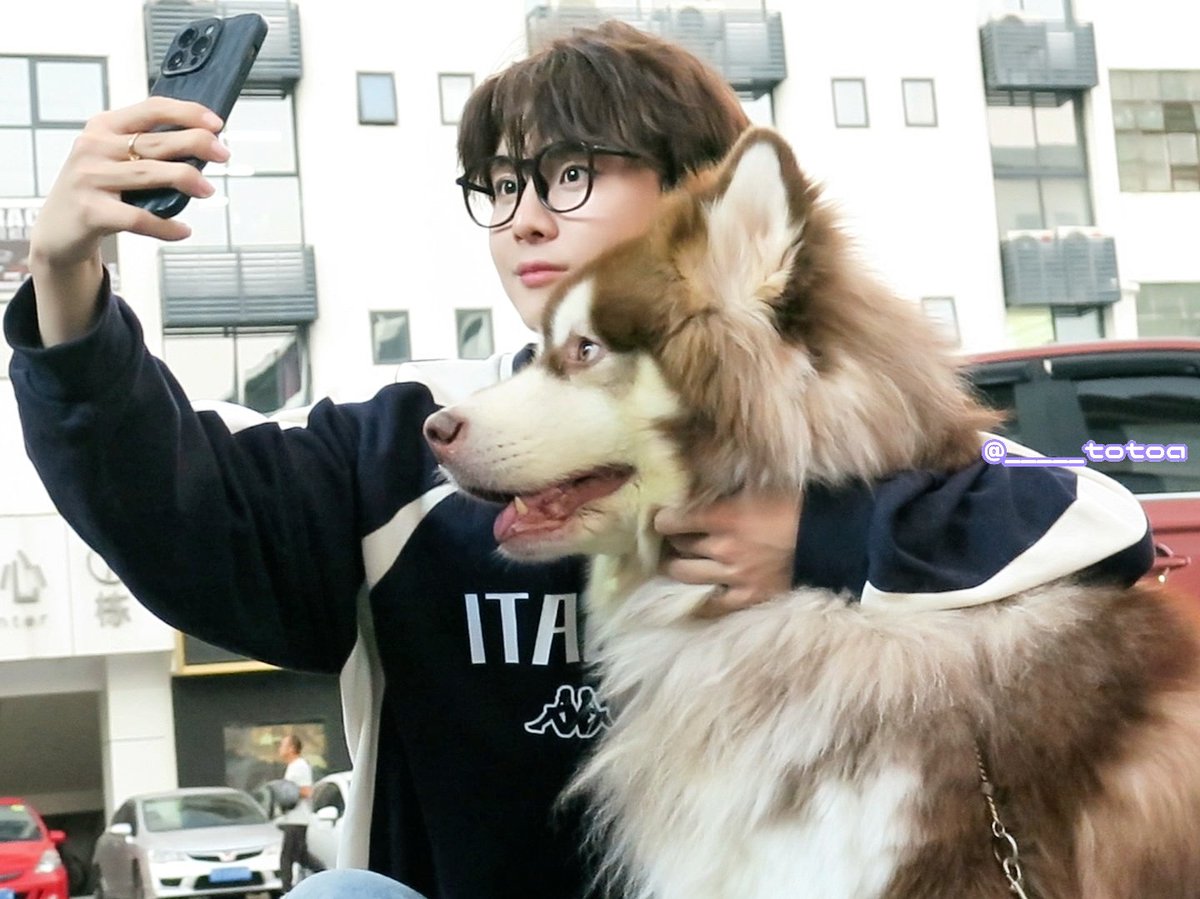 totoa_lxk's tweet image. 2025.11.29. 
墨墨屋 一日店长
私はもう疲れました。笑

#郭震 #グオジェン #궈쩐