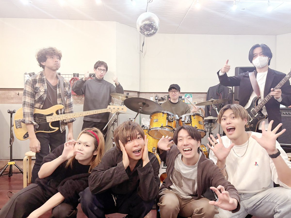 muko2kc's tweet image. 🌹🌹おかき生誕祭ついに【明日】🌹🌹

ついに明日です‼️
明日は盛大に盛り上がりましょう❤️‍🔥
当日券もございます‼️
TEMPO HARBOR THEATERでお待ちしております✨
　
チケットのお求めはe+（イープラス）から
eplus.jp/sf/detail/4406…

#ムコムコ　#おかきバースデー　
#武庫川　#生演奏　#拡散希望