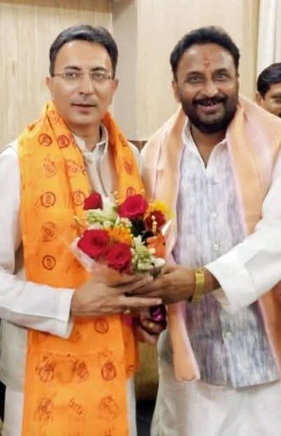 सरल-सहज, विनम्र एवं कर्तव्यनिष्ठ व्यक्तित्व के धनी, माननीय केंद्रीय राज्यमंत्री श्री जितिन प्रसाद जी, आपको जन्मदिन की हार्दिक बधाई एवं शुभकामनाएं।

मैं ईश्वर से आपके उत्तम स्वास्थ्य एवं यशस्वी जीवन की कामना करता हूं।
<a href="/JitinPrasada/">Jitin Prasada जितिन प्रसाद</a>