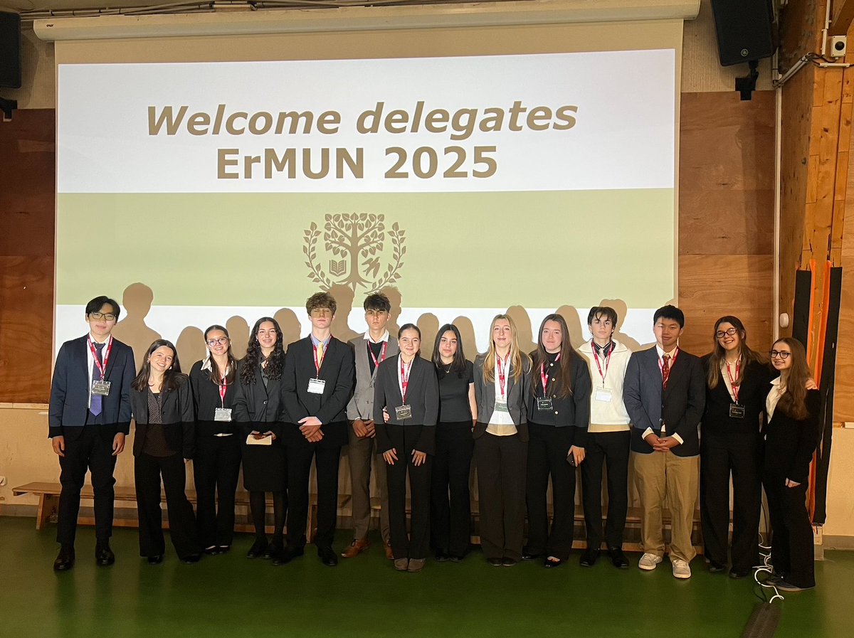 Student-delegates attend their first MUN conference of the academic year.
sisparisouest.org/section-anglop…