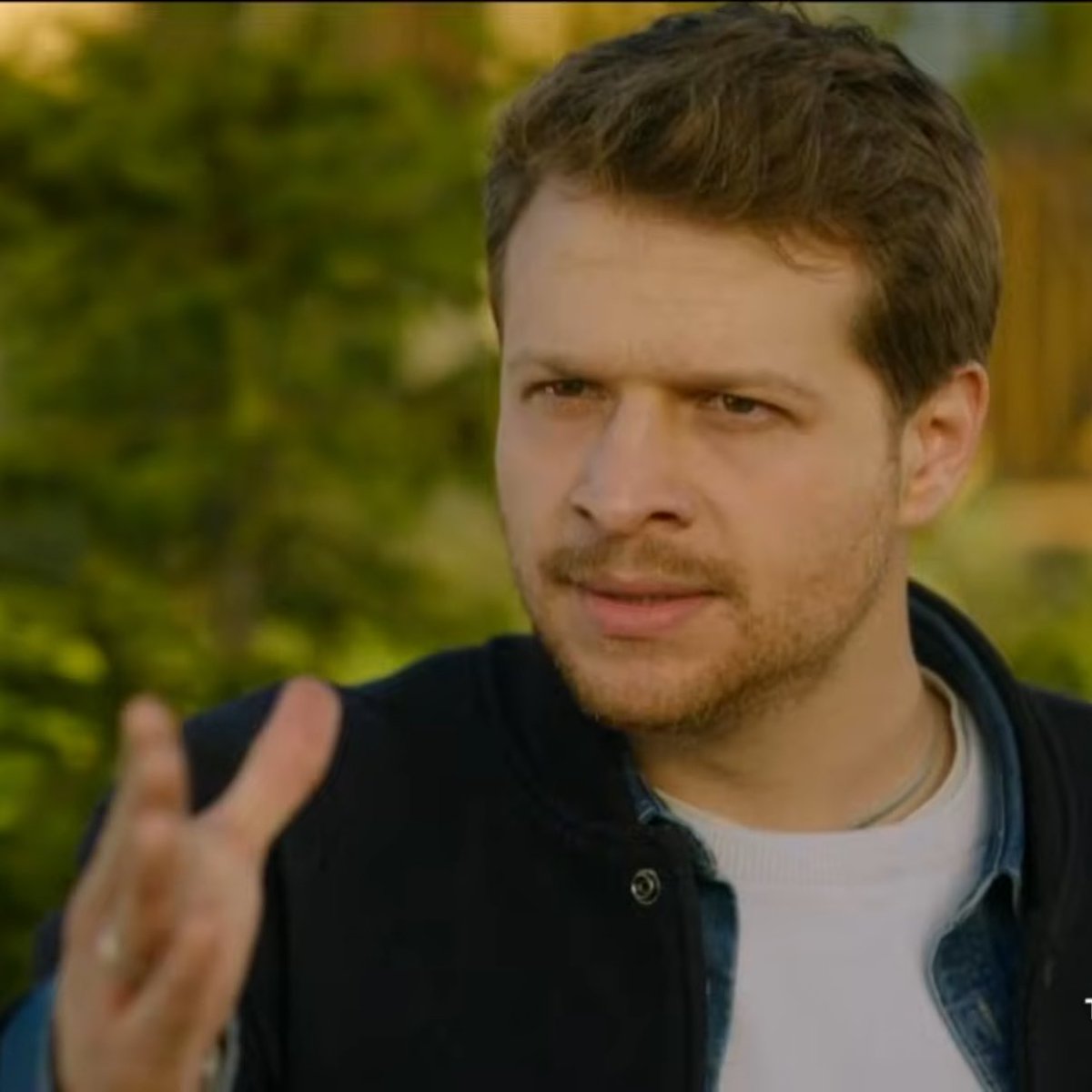 افضل شي يسويه هذا الانسان انه يسكت 
بس سكتوه عادل قص السانه اي شي المهم يسكت 
 بس خلوووووه ينجب وهاهية 👌🏻
#TaşacakBuDeniz