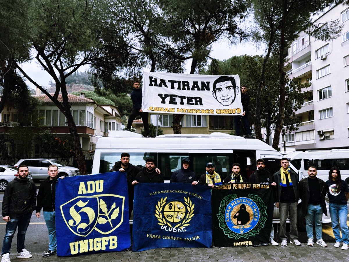 UNIGFBadu's tweet photo. Erkek Voleybol/ Fenerbahçemiz-altekma 
yanarım senin uğruna… 29.11.2025 
@ izmir 
#UNIGFB ADU&amp;ULUDAG https://t.co/uokWBgyHZc