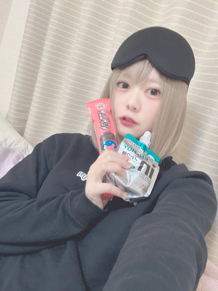 わわわー！！！
おたおめプレゼントうれしい🎁🎁♡
ありがとうう｡ﾟ( ﾟஇωஇﾟ)ﾟ｡

引きこもってて
誰にも祝ってもらえないとおもってたから
うれしさがよりたくさん