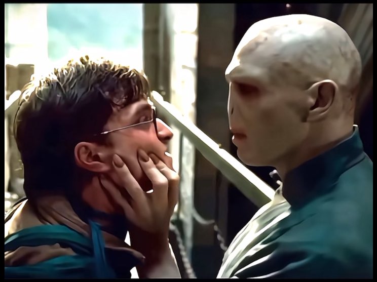 Do I Look Like Him 
#StrangerThings5