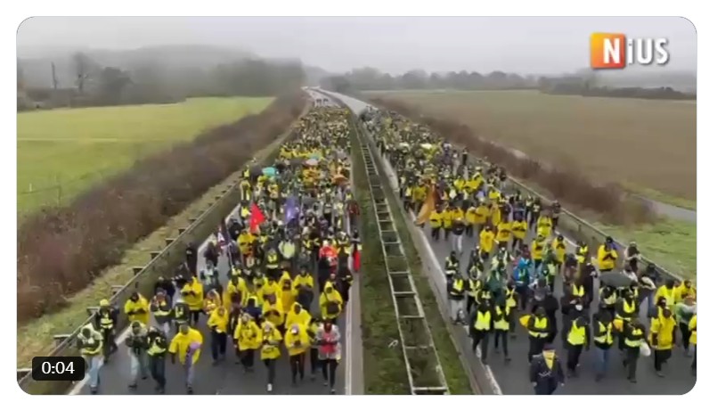 SiegfriedD45748's tweet image. Rechtsextreme und AfD Nazis heute Morgen: Blockaden sind ganz böse. Außer ... verlogenes Drecksfaschopack. #gi2911 #fckNazis #fckAfD