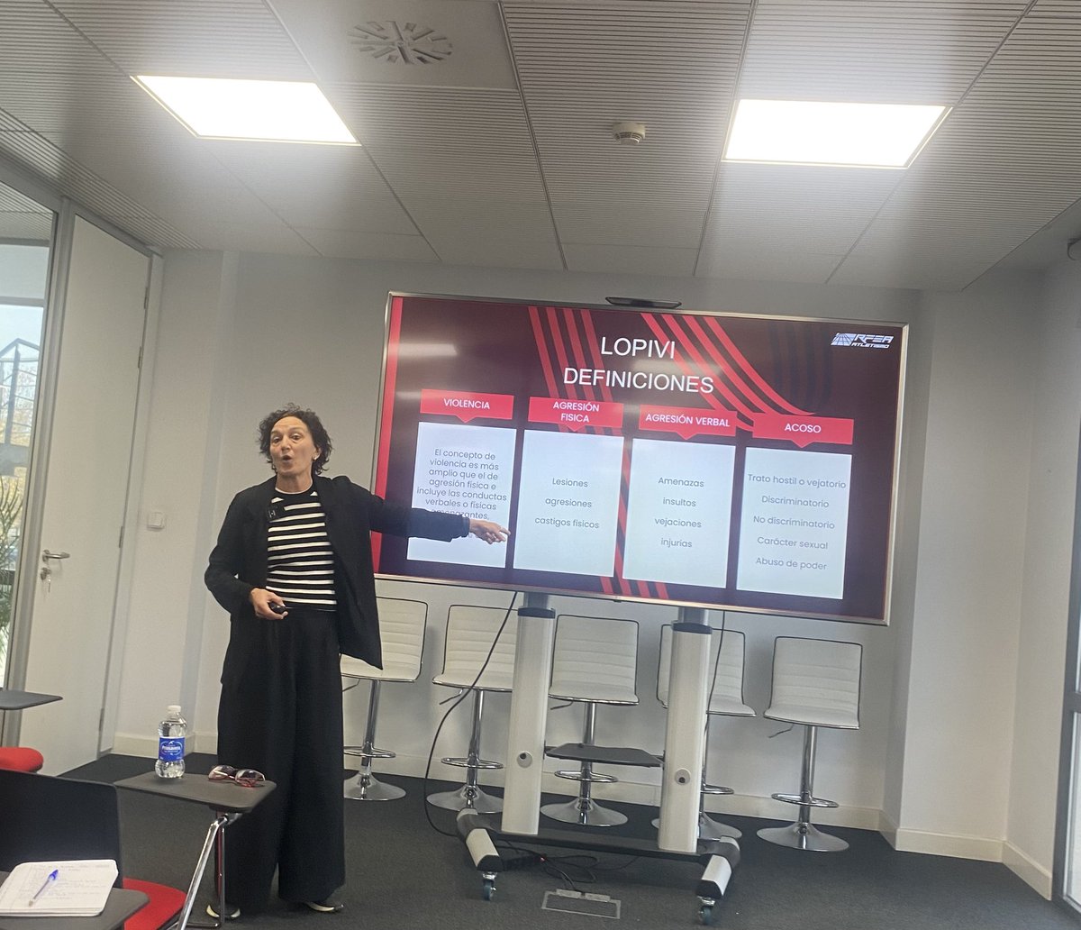 Interesante ponencia de “Salvaguarda y menores” impartida por la delatada de Protección de la Rfea Amaia Andrés 

#IForoEscuelas 
<a href="/atletismoRFEA/">atletismoRFEA</a>