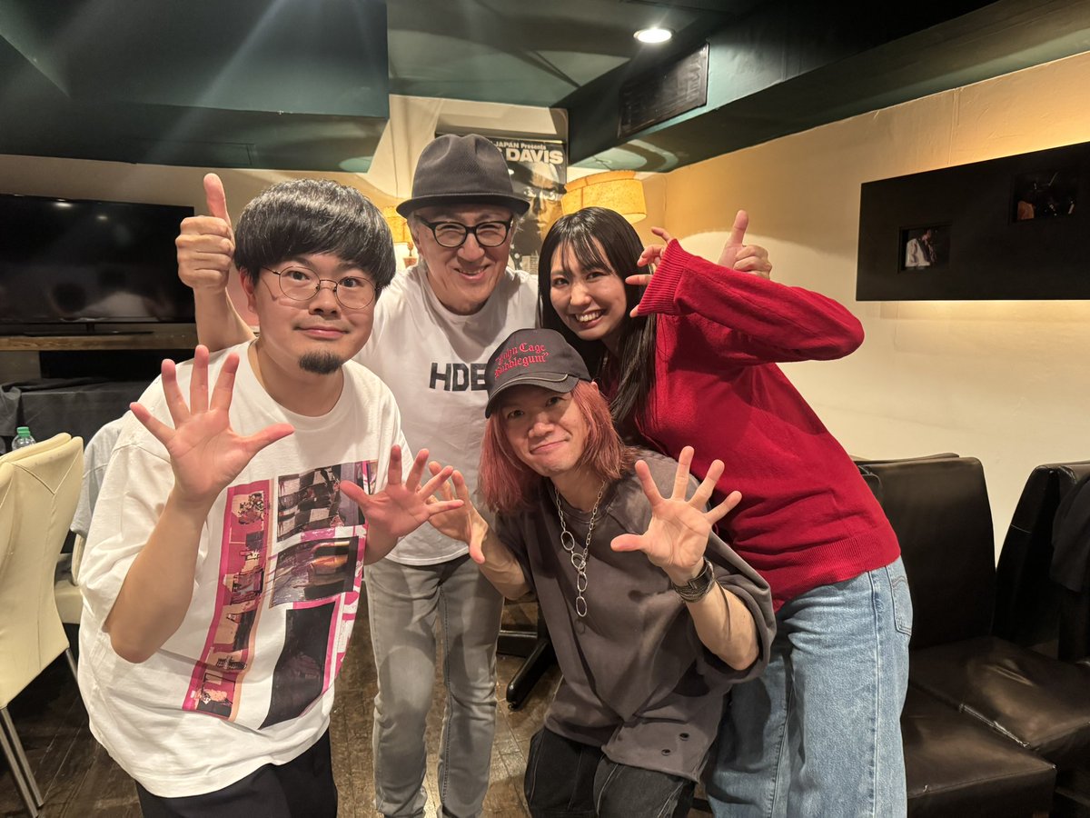 takashimasuzaki's tweet photo. 皆んなの熱すぎの熱演、整いました✨
ステキな演奏・時をありがとう♪
最幸に心満たされた🫶🏻
沢山のご来場ありがとうございました!
また来年、色々チャレンジ
#brackfriday
#guitars
#今年一緒のミュージシャン皆んな凄すぎ https://t.co/0mhVml3s3U