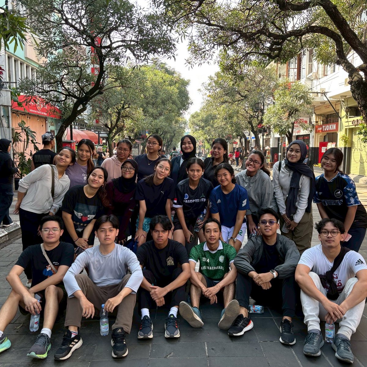 Lari kalcer ke Braga ✅
Hiking kalcer ke Upas Hill ✅

Next, Funclub ke mana lagi yaaa? 🤔🤩🤩

#KemikatMelekat #WithinInternalWalls