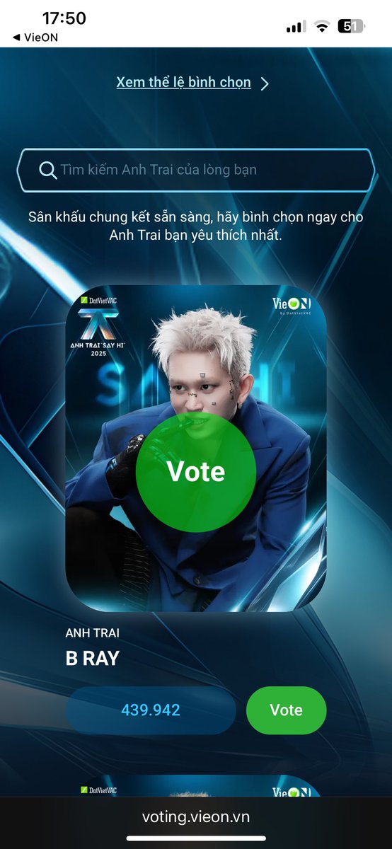 Má có thể là cười tới trết đi sống lại. Ai ở đây giúp em vote giùm cho con rắn chúa này để ảnh bớt phiền em được không 
Everybody please vote for Bray :)))

voting.vieon.vn