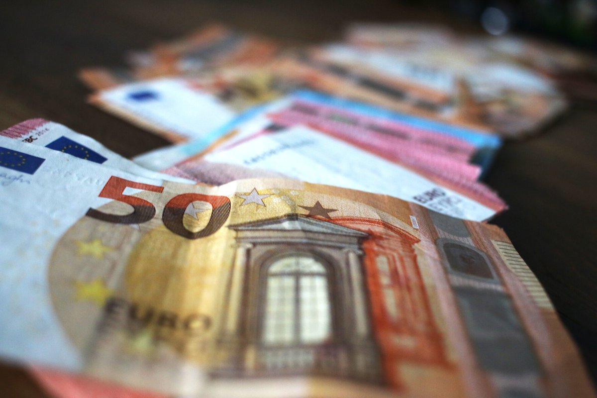 le_Parisien's tweet image. Paris : interpellé à la Gare Montparnasse avec près de 170 000 euros dans son sac à dos
➡️ l.leparisien.fr/Dt58