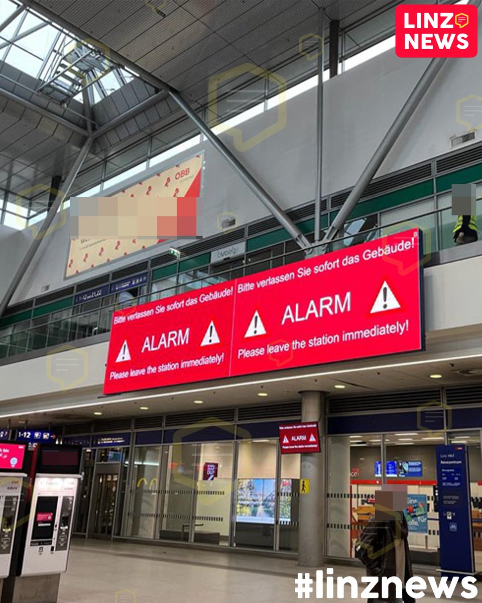 linzdotnews's tweet image. 💥 Hauptbahnhof geräumt!
💣 ALARM AM BAHNHOF: Der Grund war eine erneute Bombendrohung.
✅ Bombe wurde dann keine gefunden.
📷 Leserfotos

#lesernews #bombendrohung #hauptbahnhof #linz #city