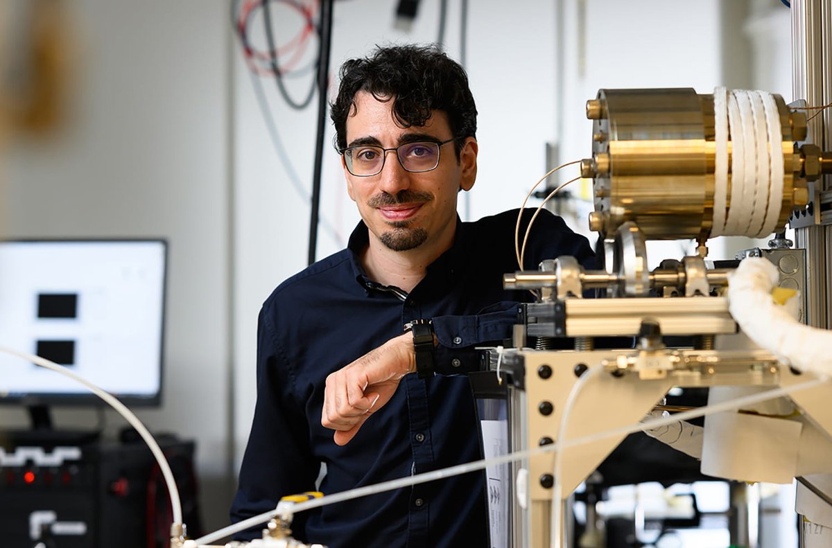 MITEngineering's tweet image. Marco Graffiedi, a PhD student in @MIT_NSE, is researching quenching, a powerful heat transfer mechanism that is remarkably effective at transporting heat away.

nse.mit.edu/using-classic-…