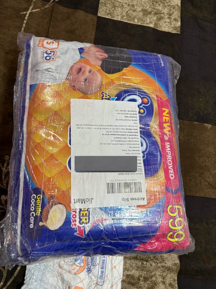 erammsayed's tweet photo. @JioMart @JioMart_Support I placed the same item twice on the same day — I’ve been using this for my child for the last 4 months. But this time the product you sent is clearly duplicate. The diapers start leaking within 40–50 minutes. Please look into this &amp; resolve it urgently. https://t.co/Ey4UDQjCov