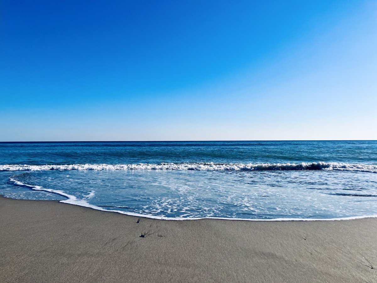 pasuodayosuke's tweet photo. デイキャンプで海へ⛺️
海はいいよな、景色を見て波の音を聞いてるだけで落ち着く。

#海
#デイキャンプ https://t.co/fWDM65hgc6