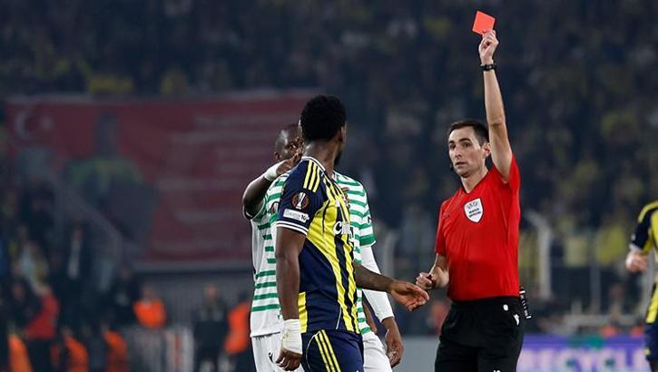 SKANDAL BİLGİ - Fenerbahçe, Süper Lig’de evinde son 3 yılda kırmızı kart görmüyor. 

Tarihte eşi benzeri yok.