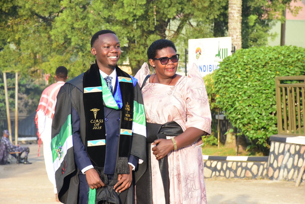 MaamaKampala21's tweet image. There is no greater joy for a parent than seeing their child graduate 🎓

Well done fellows for achieving this milestone &amp;amp; heartfelt congratulations once again 👏👏

#KIU32ndGrad
