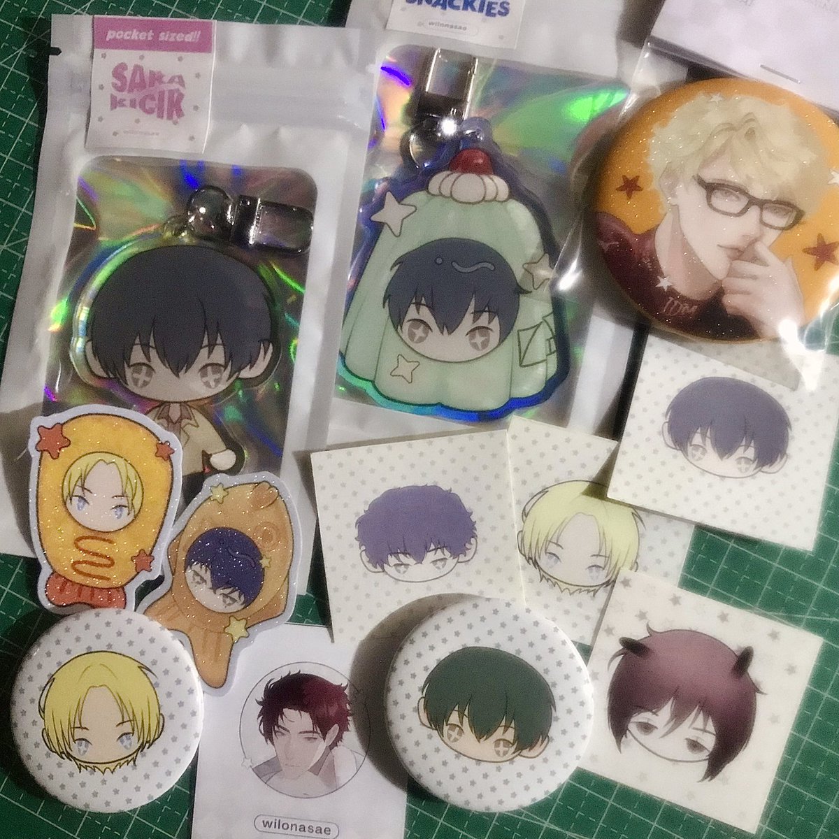 ✉️ from <a href="/wilonasae/">wilo</a> 

ARRIVED SAFELYYY!!!! makaci banyak kk oliw sudah serve merchies nyimut bgt (termasuk bonus2nya :3). rate bintang 10 ⭐️⭐️⭐️⭐️⭐️⭐️⭐️⭐️⭐️⭐️