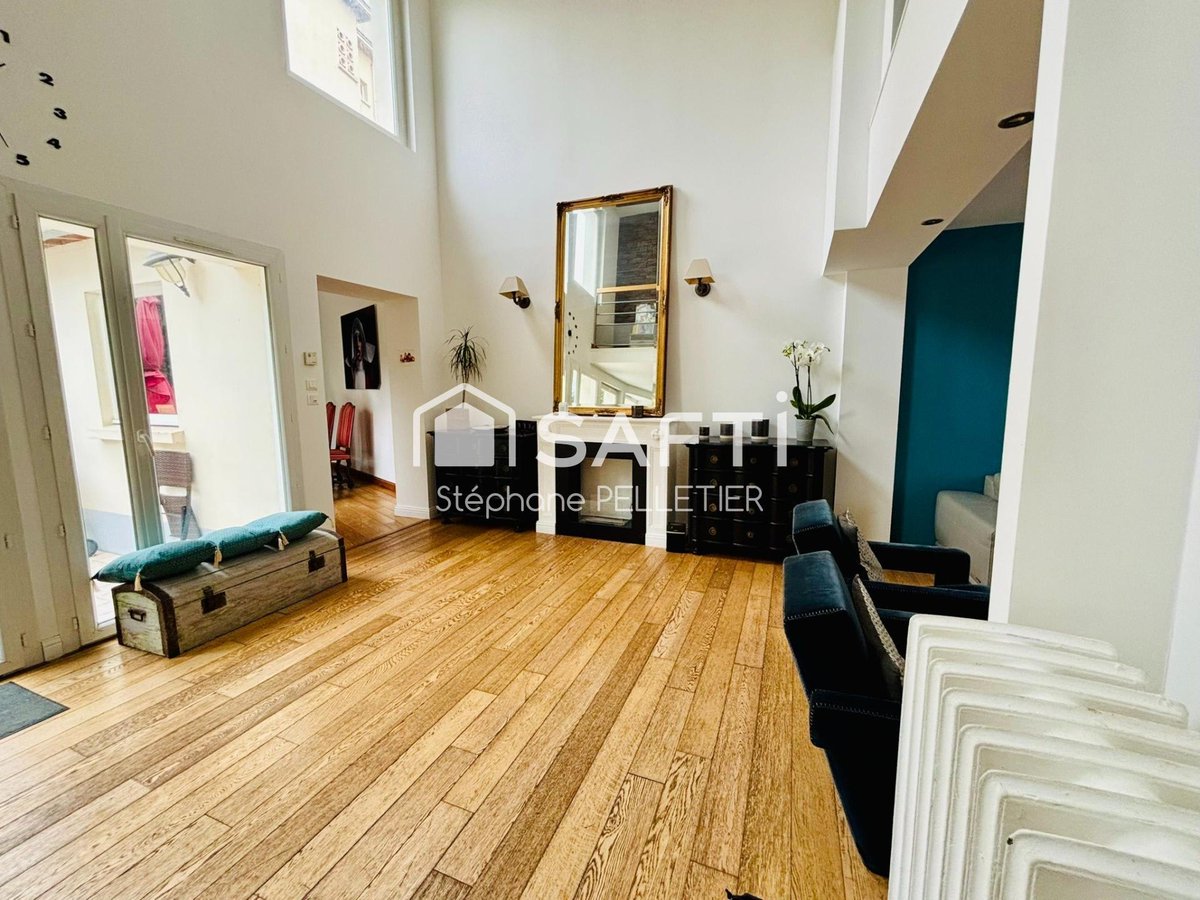 PELLETIER35's tweet photo. ✨ Nouveau | À vendre | RENNES 📍

À Rennes, dans le quartier recherché de l’hypercentre, découvrez cette belle maison familiale située rue d’Antrain. Élevée sur trois niveaux, elle propose au rez-de-chaussée une entrée, un salon lumineux, une (...) https://t.co/FUrk3suVgP